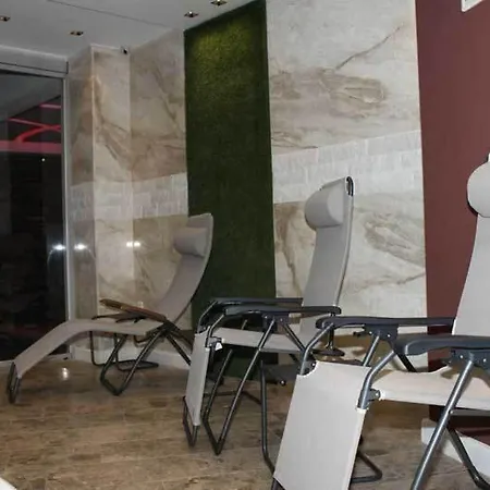 Apartmani Mirenza 3*